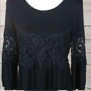 Beautiful black blouse!